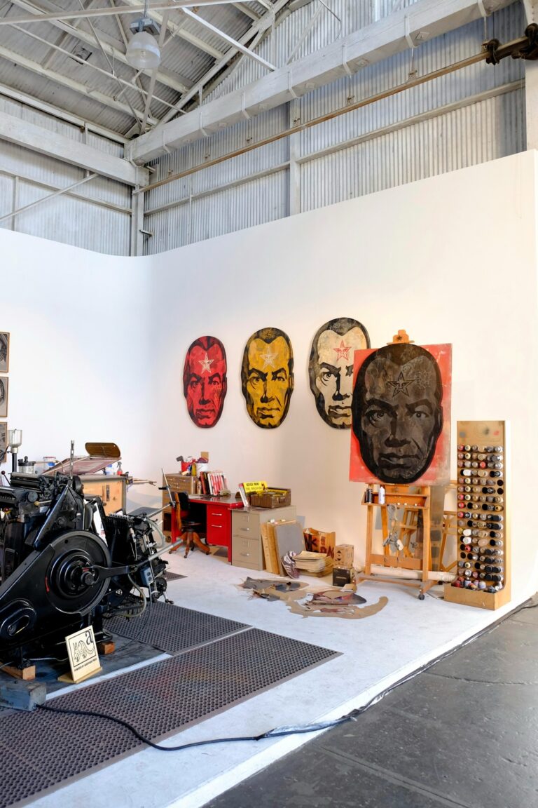 Curating an Expressive Gallery of Visual Stories